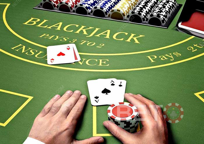 Bermain Blackjack Online bisa sama menyenangkan dan mengasyikkannya dengan permainan Blackjack berbasis darat