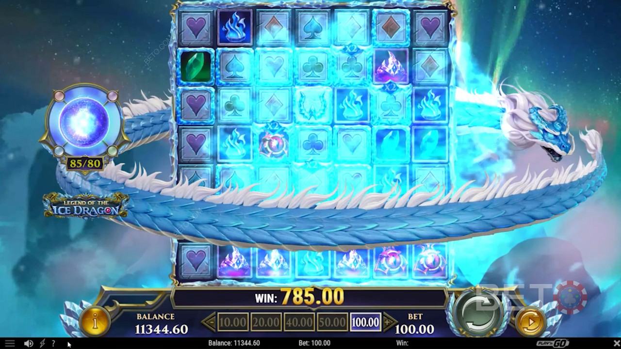 Picu Dragon Blast dengan mengumpulkan 80 simbol kemenangan di slot Legend of the Ice Dragon